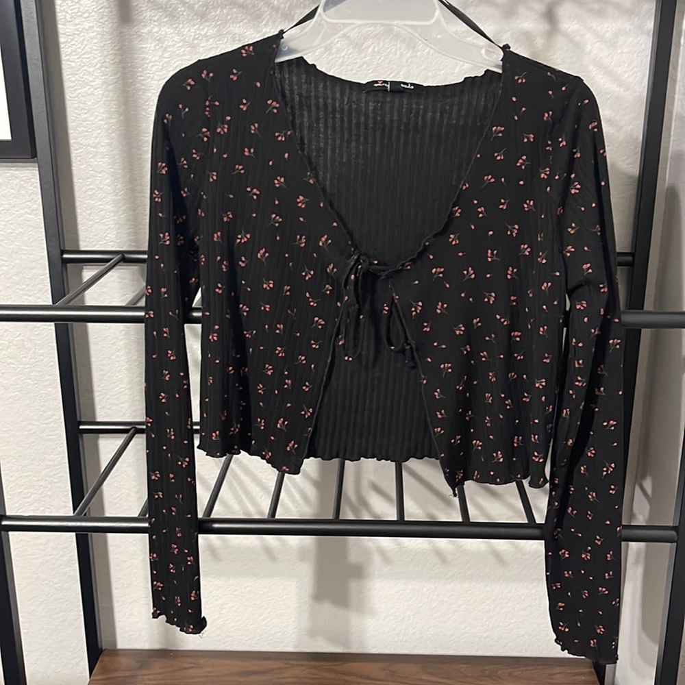 Cute flower top, size Medium!